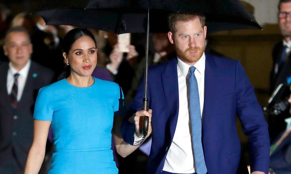 Τελικά η Meghan και ο Harry μπορεί να ανέβουν στο μπαλκόνι αλλά όχι για τον λόγο που φαντάζεσαι