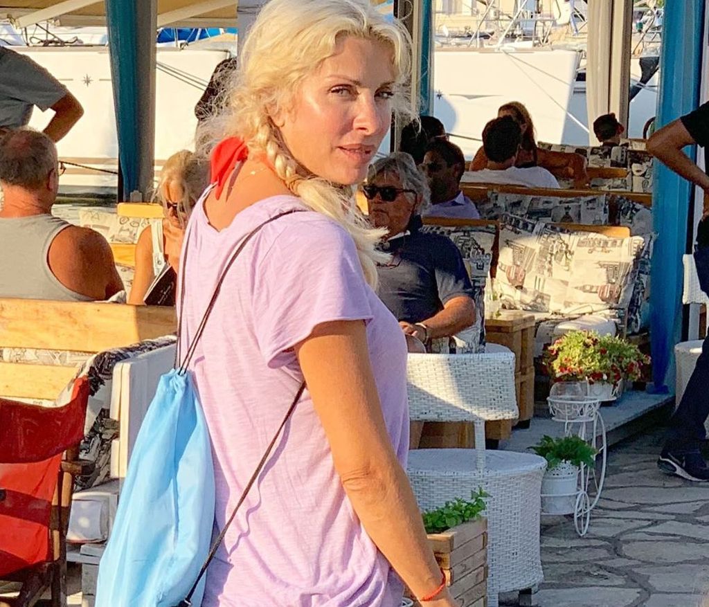 Ελένη Μενεγάκη: Ποζάρει με τις κόρες της στην Κεφαλονιά και δεν φαντάζεσαι πόσο έχουν μεγαλώσει