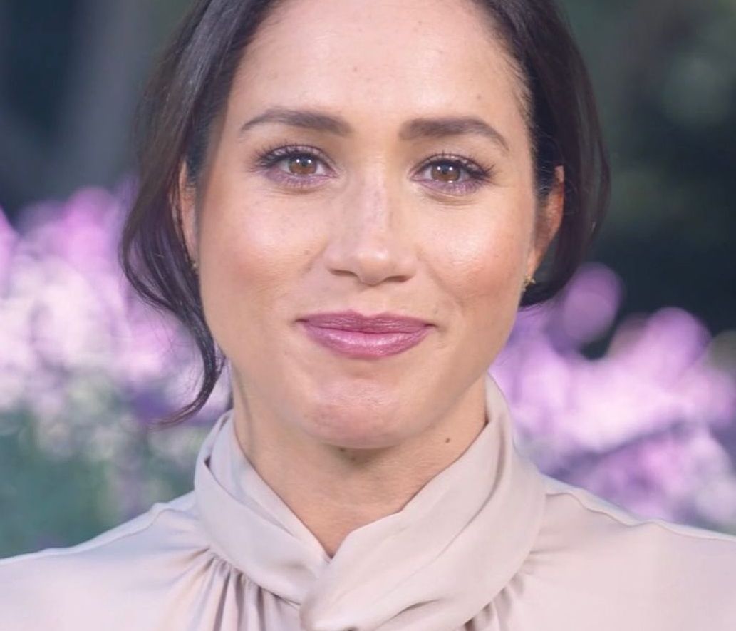 Η Meghan Markle έκανε βόλτα στο Beverly Hills με τον Harry και όλοι μιλούν για εγκυμοσύνη