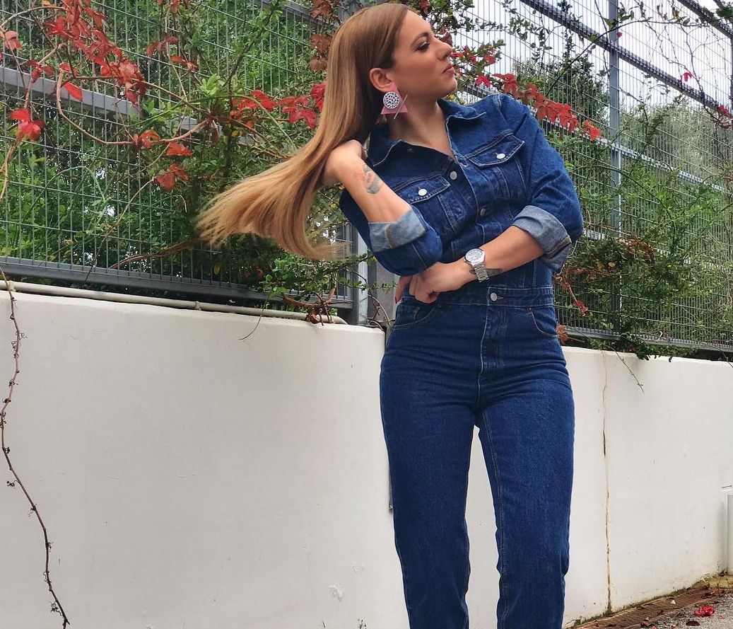 Η πόζα της Ευρυδίκης Βαλαβάνη με το βαθύ ντεκολτέ που της χάρισε 50.000 likes