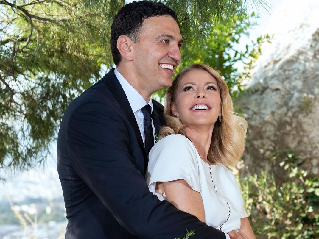 Ο Βασίλης Κικίλιας θυμάται τη βάπτιση του γιου του με μια οικογενειακή φωτογραφία γεμάτη αγάπη