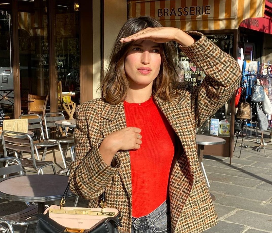 French Style: Πώς να φορέσεις το πιο hot χρώμα της σεζόν σαν μια αληθινή fashionista