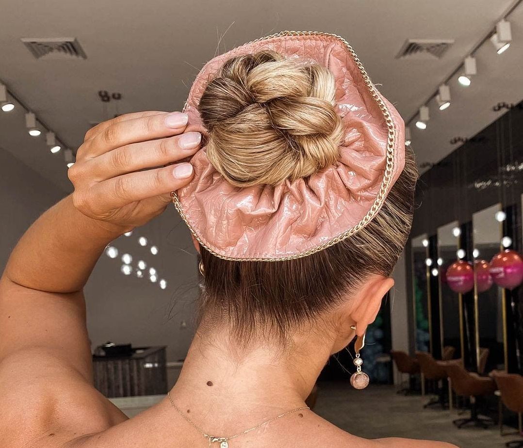 6 hair accessories που δεν πρέπει να λείπουν από τη συλλογή σου αυτό το καλοκαίρι