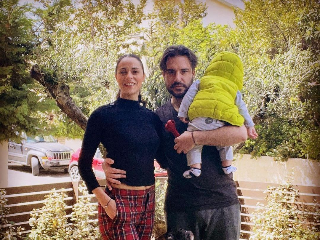Η Ευαγγελία Συριοπούλου ζει στον δικό της παράδεισο με τον σύζυγο και το γιο τους