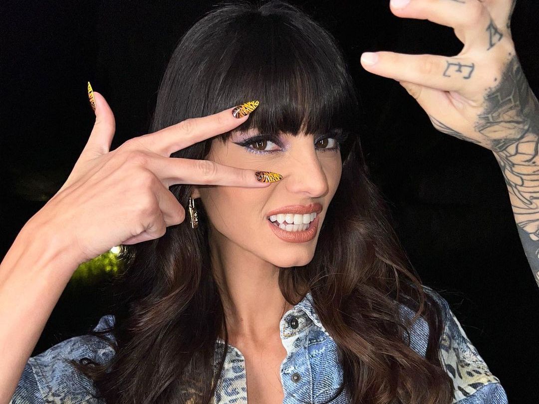 Νέα μέρα, νέο nail art: Η Ηλιάνα Παπαγεωργίου αλλάζει τα μανικιούρ όπως τα φορέματά της