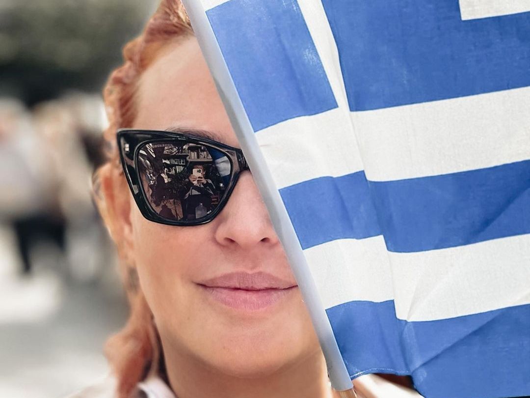 Από την Αθήνα μέχρι την Ήπειρο οι Έλληνες celebrities εύχονται «Χρόνια Πολλά Ελλάδα»