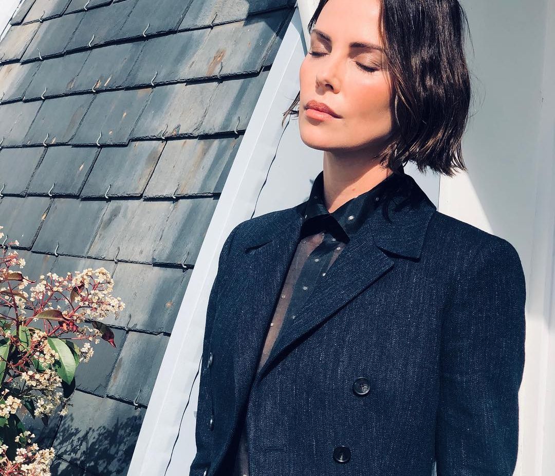 10 φορές που ο Adir Abergel «ζωγράφισε» στα μαλλιά της Charlize Theron