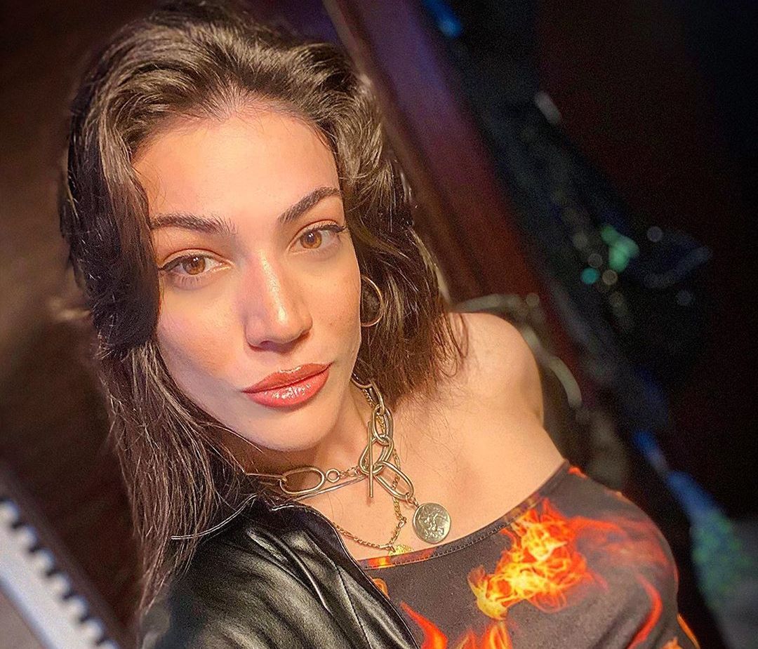 Το νέο hair look της Ήβης Αδάμου είναι άκρως φρέσκο και καλοκαιρινό