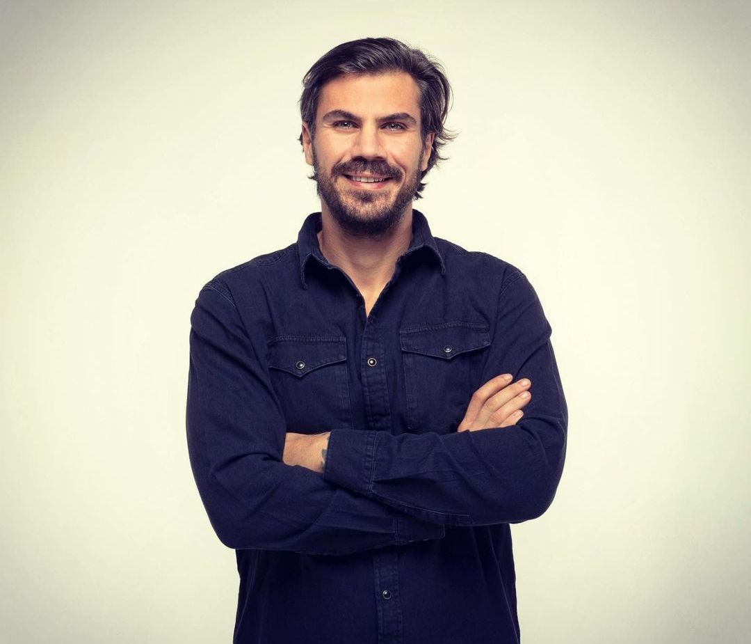 Η γκάφα του Master Chef 5 και η απάντηση του Άκη Πετρετζίκη στο Twitter