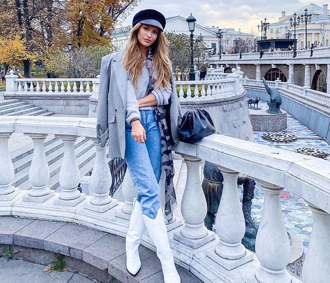 Αυτό είναι το jeans που θα φορεθεί όσο τίποτα φέτος και όχι δεν είναι skinny!