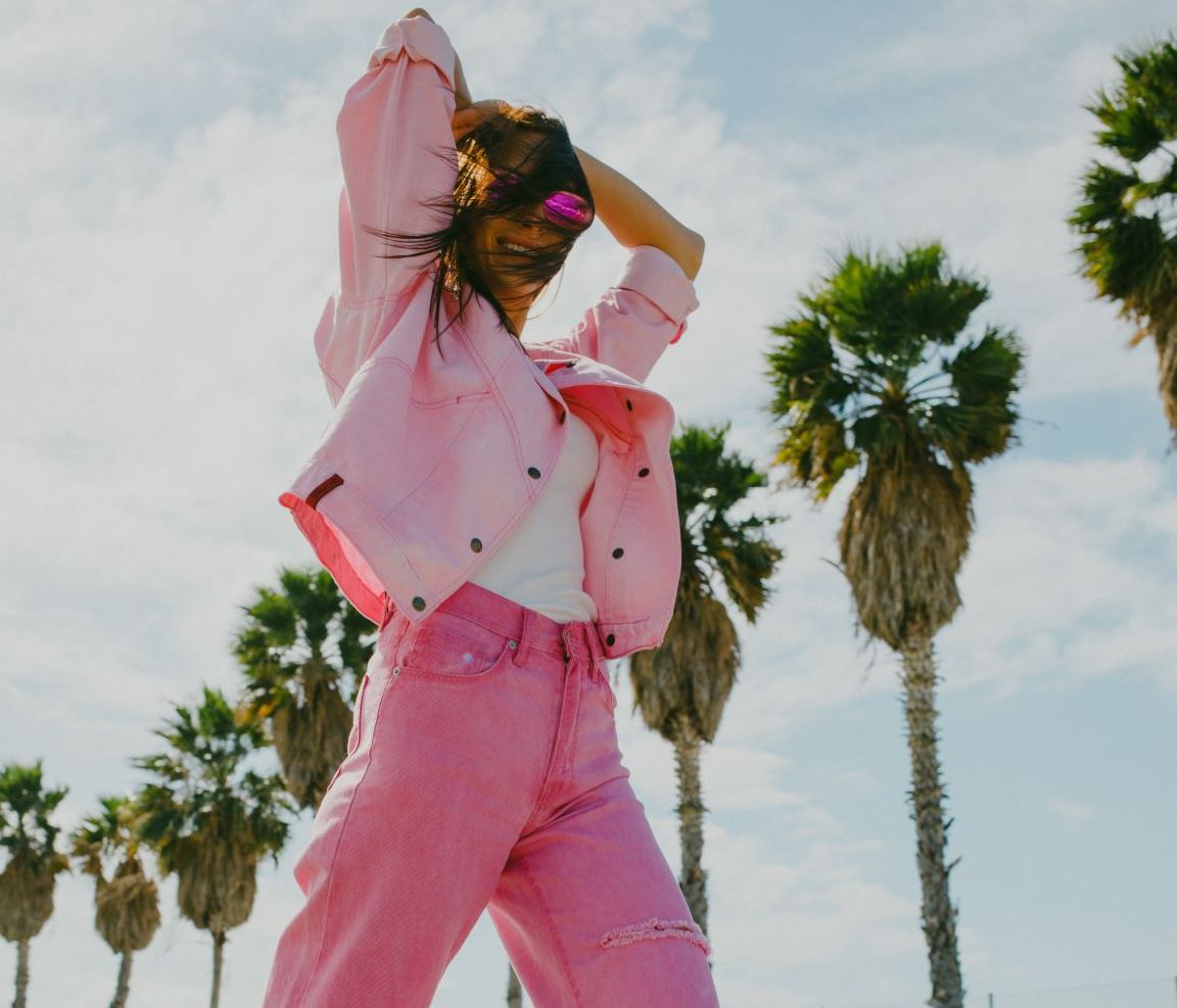 Life in Pink: Ένα «περίεργο» χρώμα jean είναι το πιο hot trend της σεζόν