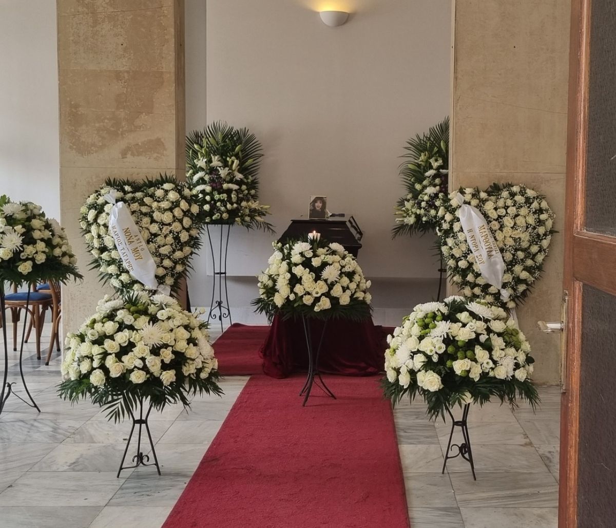 Το τελευταίο «αντίο» στη Μάρθα Καραγιάννη (photos+videos)