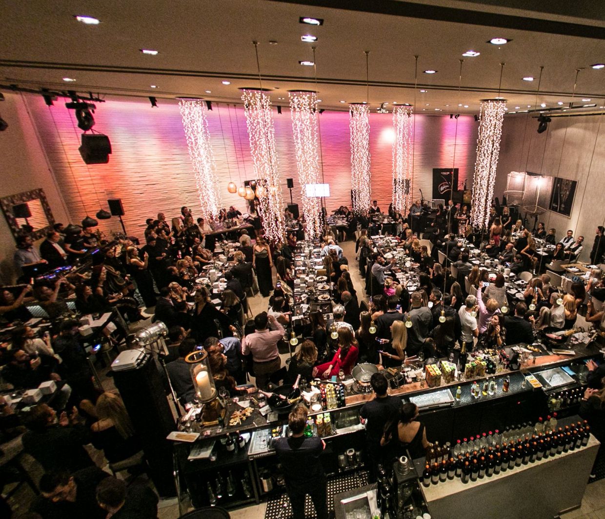 Ένα ακόμα λαμπερό, φιλανθρωπικό catwalk της W.I.N. HELLAS στέφεται με επιτυχία!