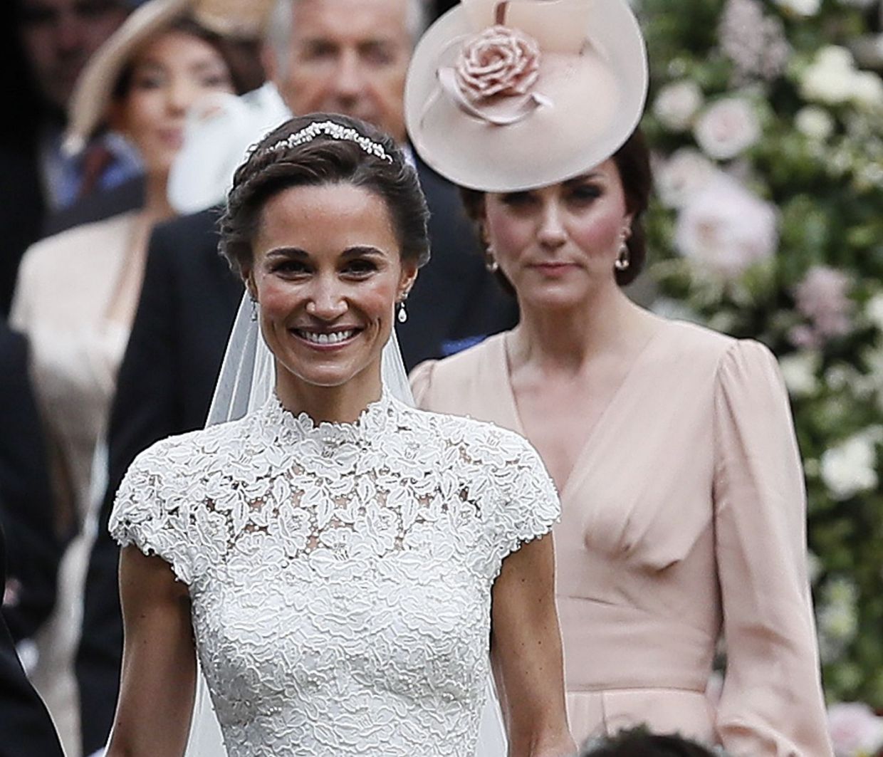 Ασφαλώς μας κάνει πλάκα: Η εμφάνιση της Pippa Middleton 7 εβδομάδες μετά τη γέννα θα σε… ταράξει