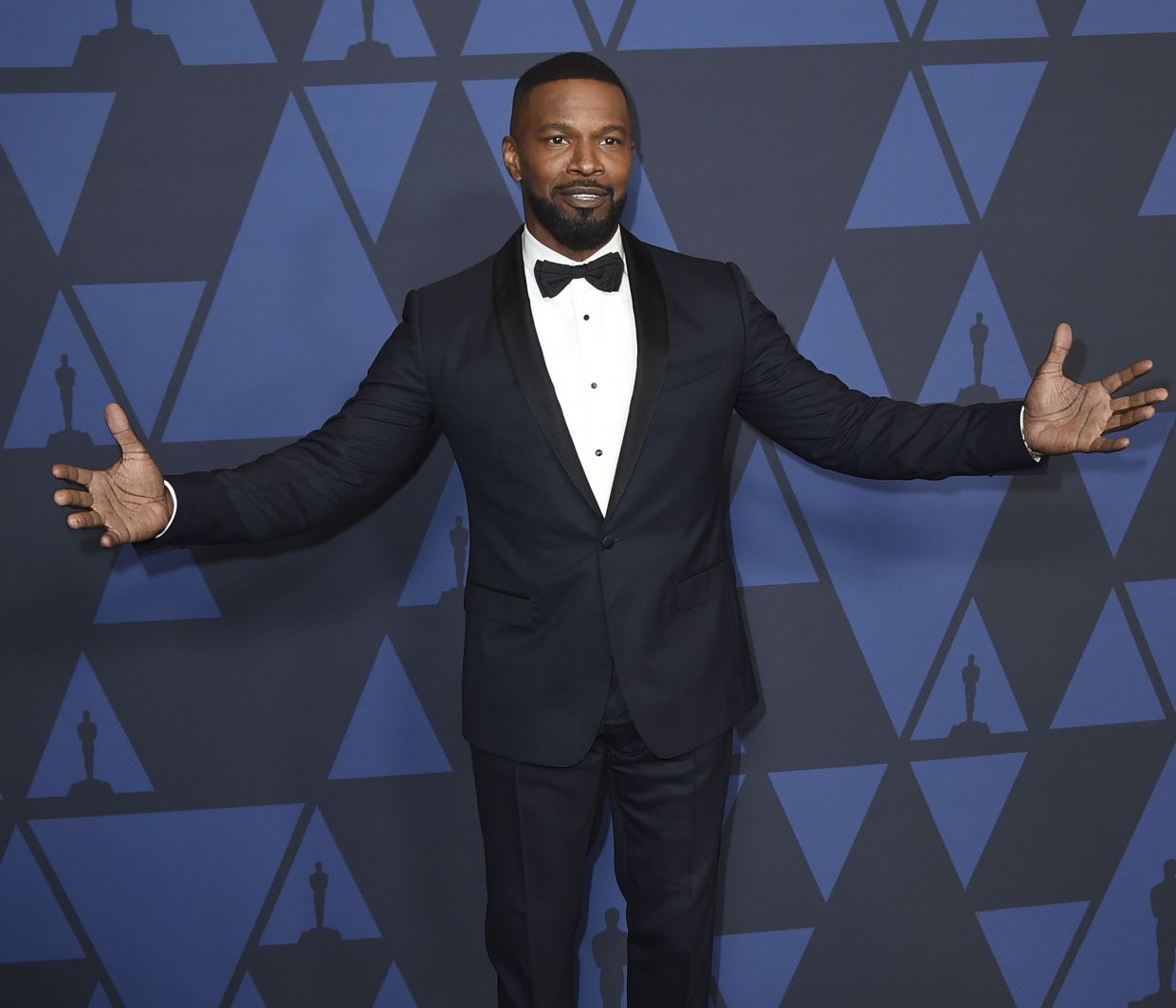 Εχμμ...είναι ο Jamie Foxx ζευγάρι με αυτή την πασίγνωστη ηθοποιό;