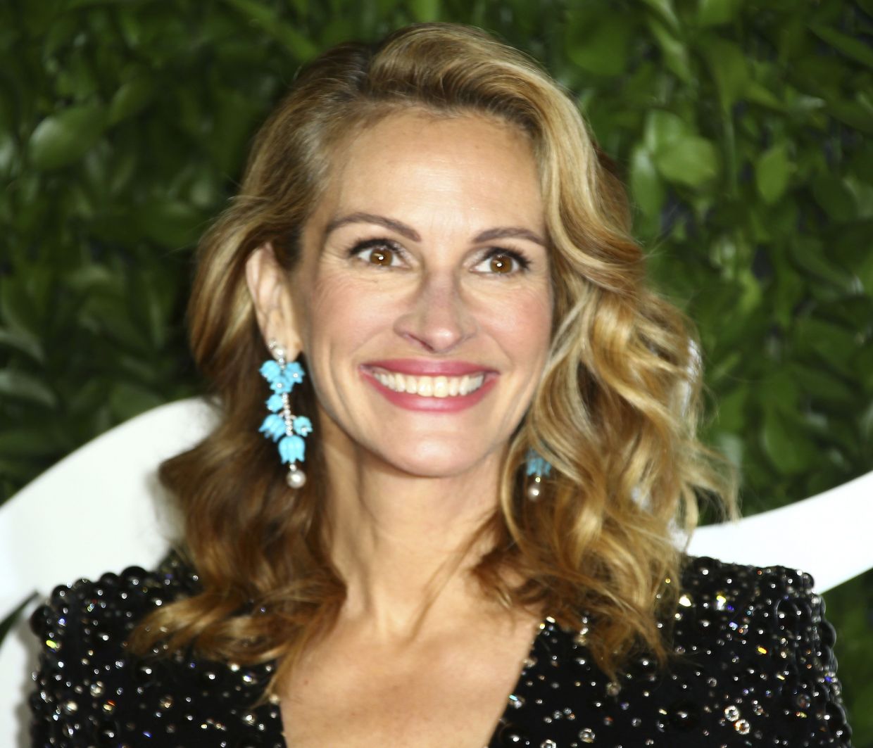 Julia Roberts: 5 λόγοι που έχει υπέροχη επιδερμίδα στα 52 της