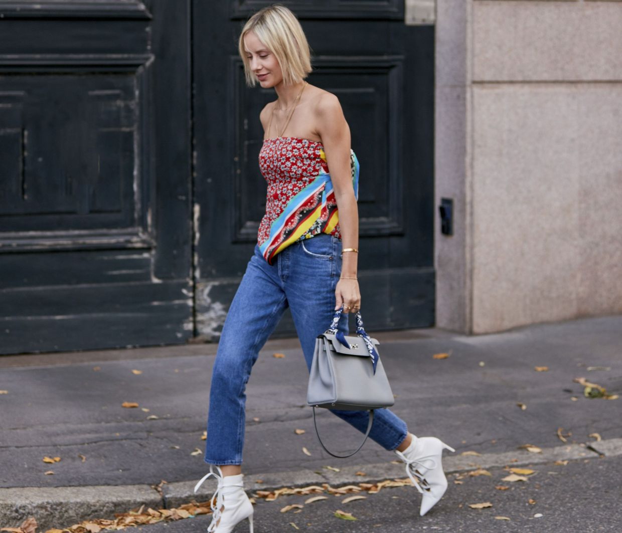 6 looks με cropped jeans που μπορείς να φοράς μέσα και έξω από το σπίτι