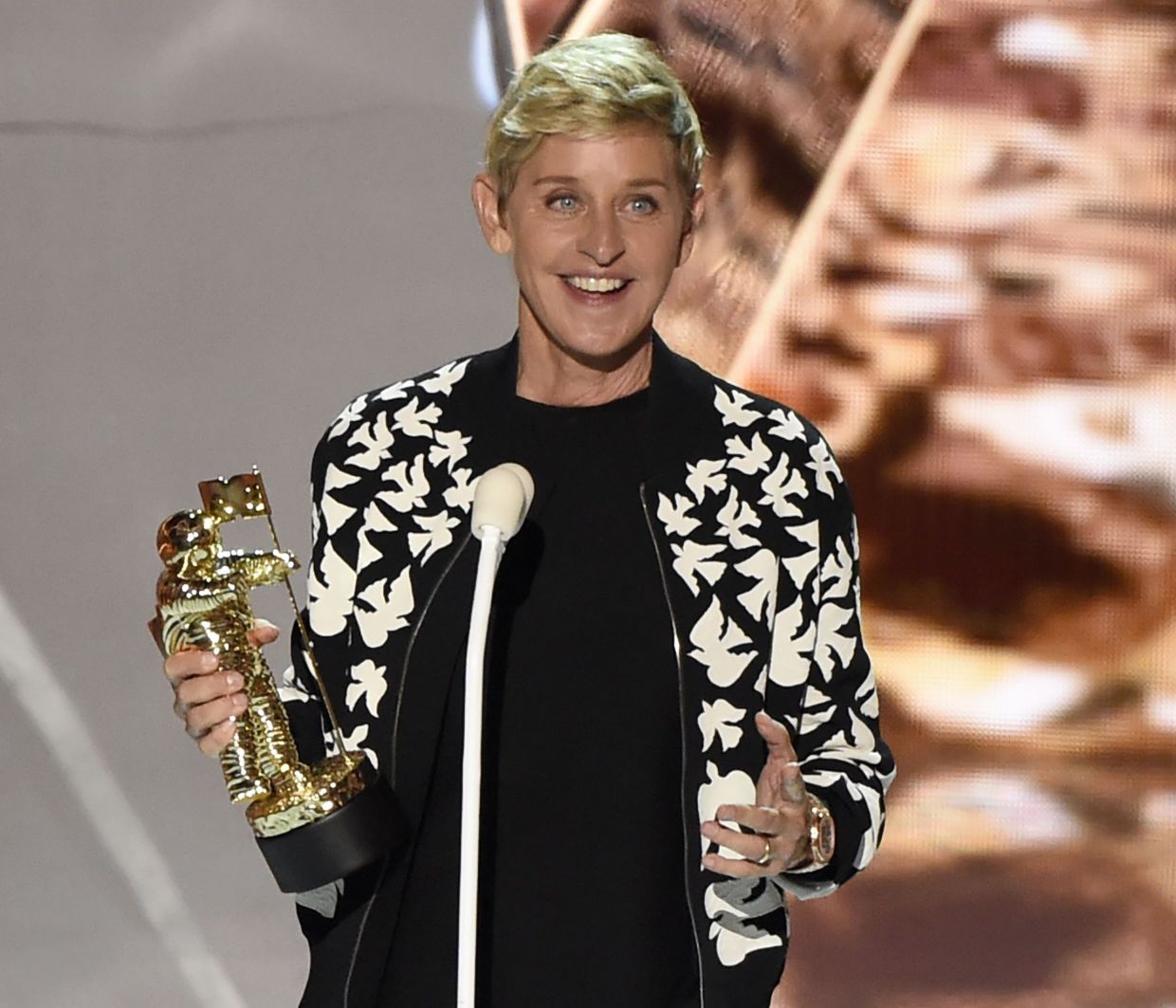Εllen DeGeneres: To bullying σε διάσημη τραγουδίστρια και η άσχημη κατάληξη (video)