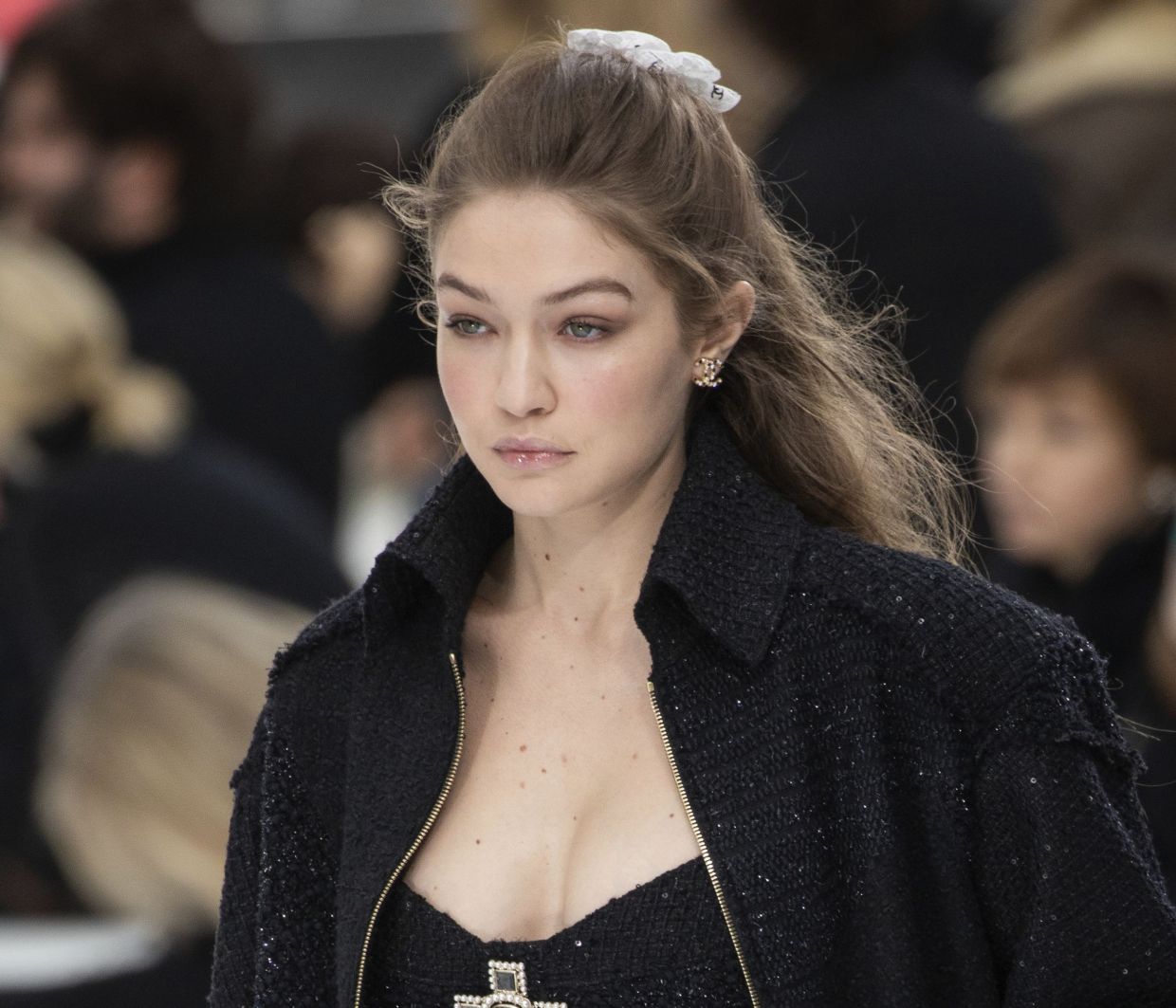 Η make up artist της Gigi Hadid αποκάλυψε το trick για τέλειες φακίδες