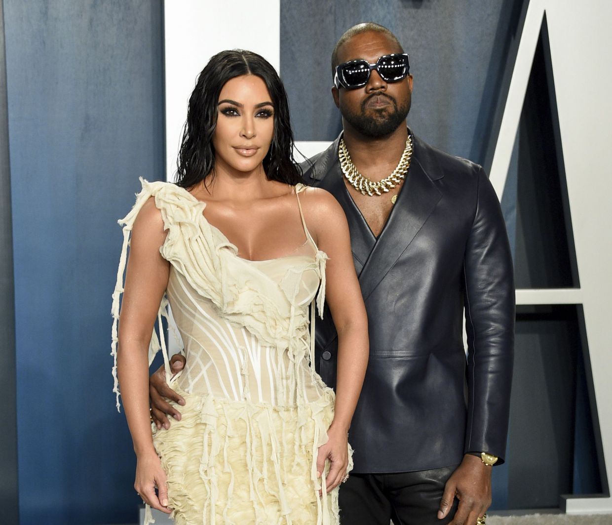 Το δώρο του Kanye στην Kim ήταν ιδιαίτερο και μάλλον... «ανατριχιαστικό» (video)