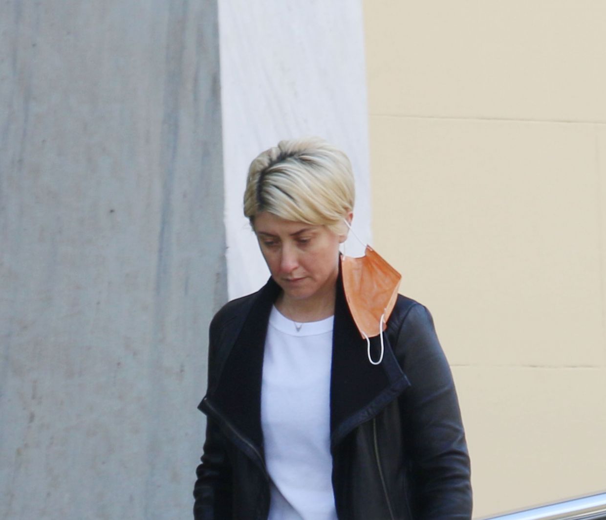 Σία Κοσιώνη: Χαλαρή και αδυνατισμένη σε βόλτα με τον γιο της