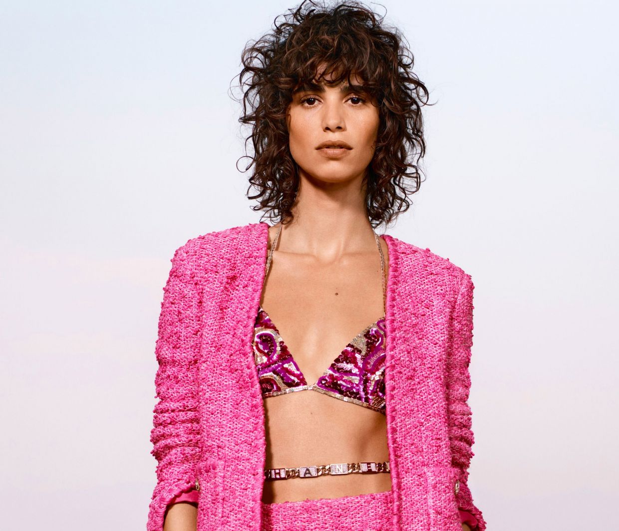 10 bra tops από τις πασαρέλες της άνοιξης που θα θελήσεις να φορέσεις αυτήν τη σεζόν