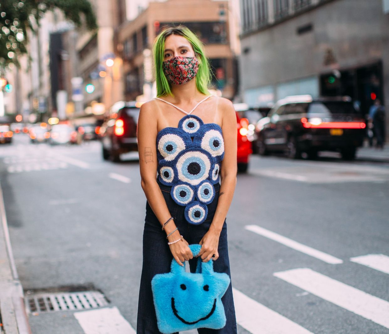 NYFW S/S 2022: Οι Νεοϋορκέζες φέρνουν πάλι στη μόδα το έντονο χρώμα στα μαλλιά