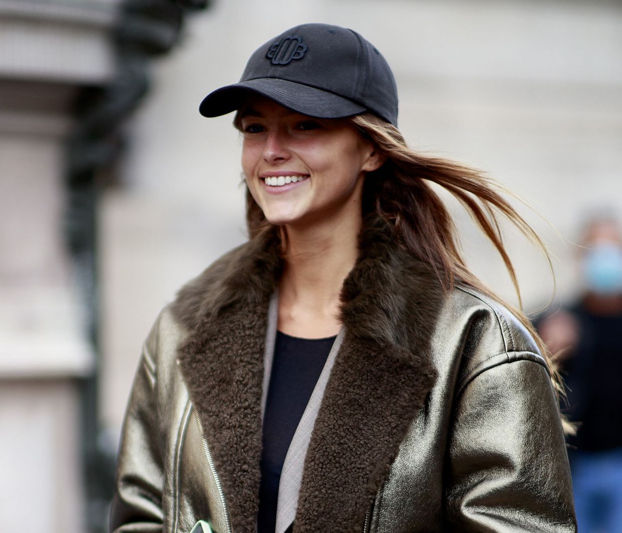 Street(hair)style: Το καπέλο τζόκεϊ θα γίνει το νέο αγαπημένο σου hair accessory