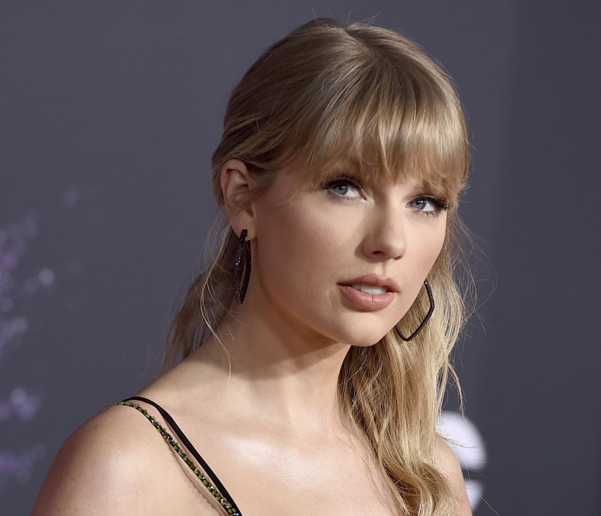 Taylor Swift και Blake Lively συνεργάζονται για epic μουσικό βίντεο! Ο Miles Teller πρωταγωνιστής