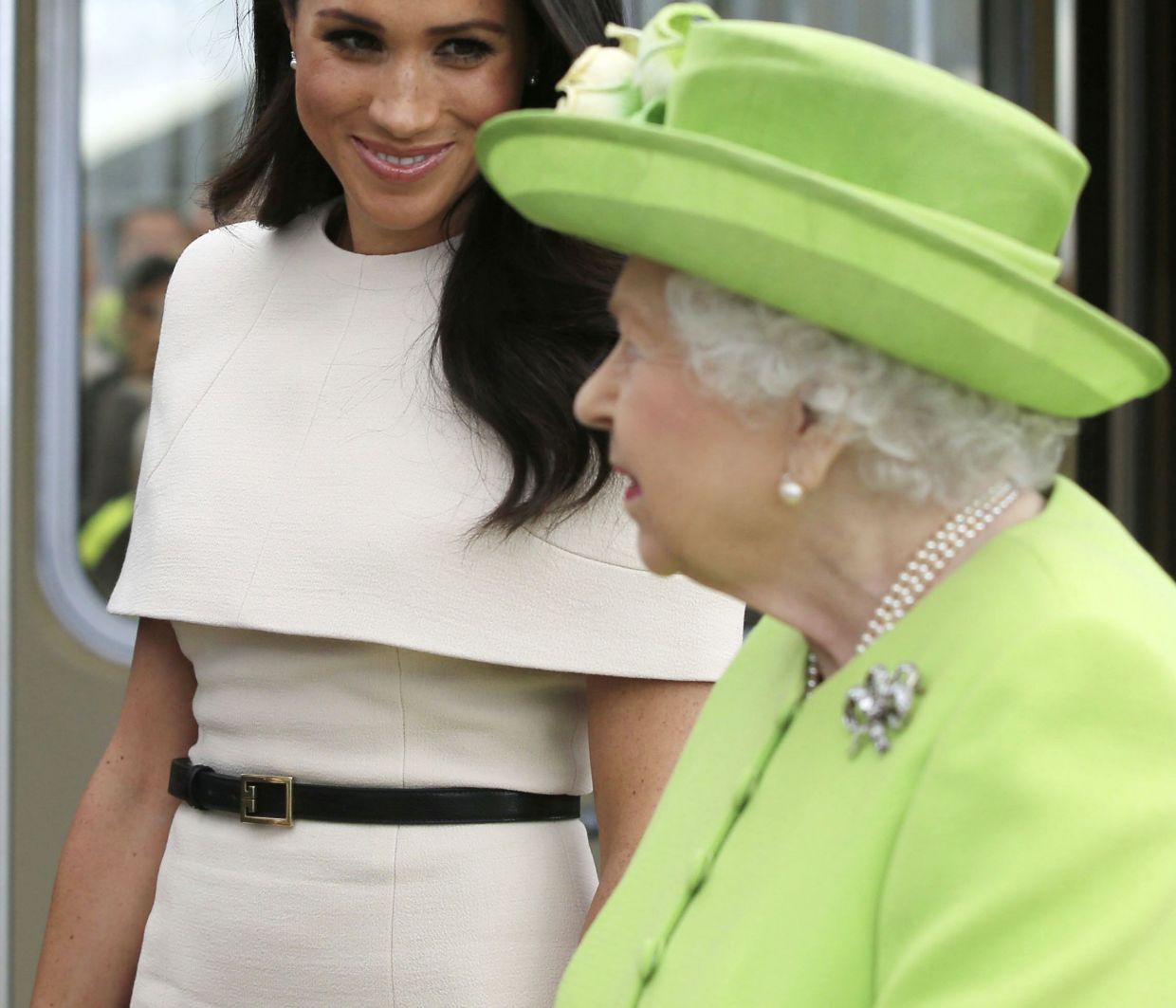 Ούτε ο Κάρολος, ούτε η κόντρα με την Kate: Η αιτία του Megxit ήταν η βασίλισσα