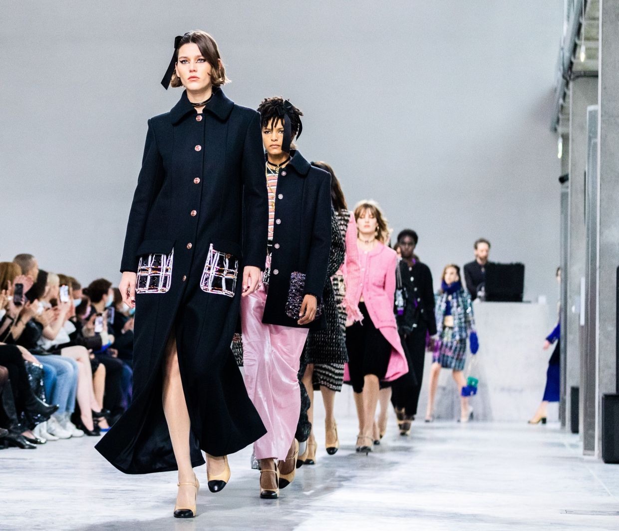 Métiers d'art 2021/22: Το show της Chanel που προσεγγίζει το casual με όρους Haute Couture