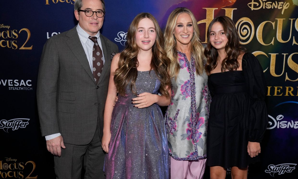 Πρεμιέρα για το Hocus Pocus 2 με το λαμπερό cast και τις κόρες της Sarah Jessica Parker