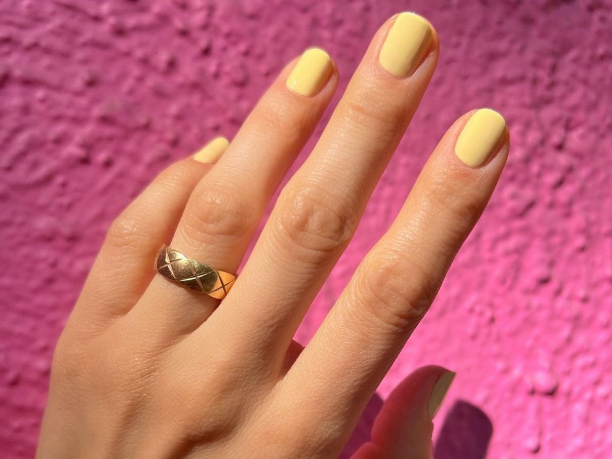 Lemon sorbet nails: Το fresh μανικιούρ που θα σε φέρει πιο κοντά στο καλοκαίρι