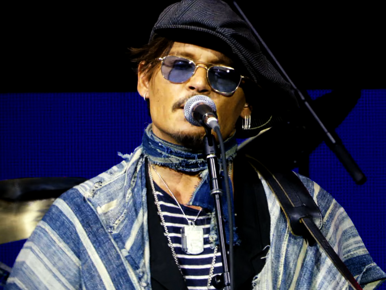 Στο νέο του τραγούδι, ο Johnny Depp δεν πιστεύει πια στους ανθρώπους