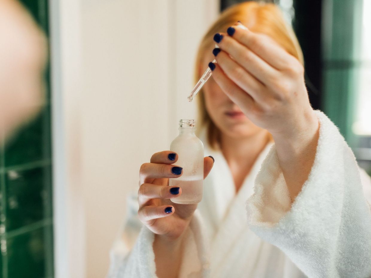 Το skincare προϊόν που δεν πρέπει να παίρνεις ποτέ μαζί σου στα ταξίδια