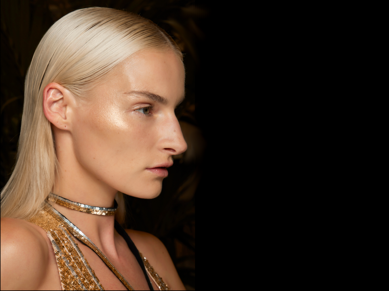 #GlassHair: Το hair trend που θέλουμε να επιστρέψει και tips για να το καταφέρεις