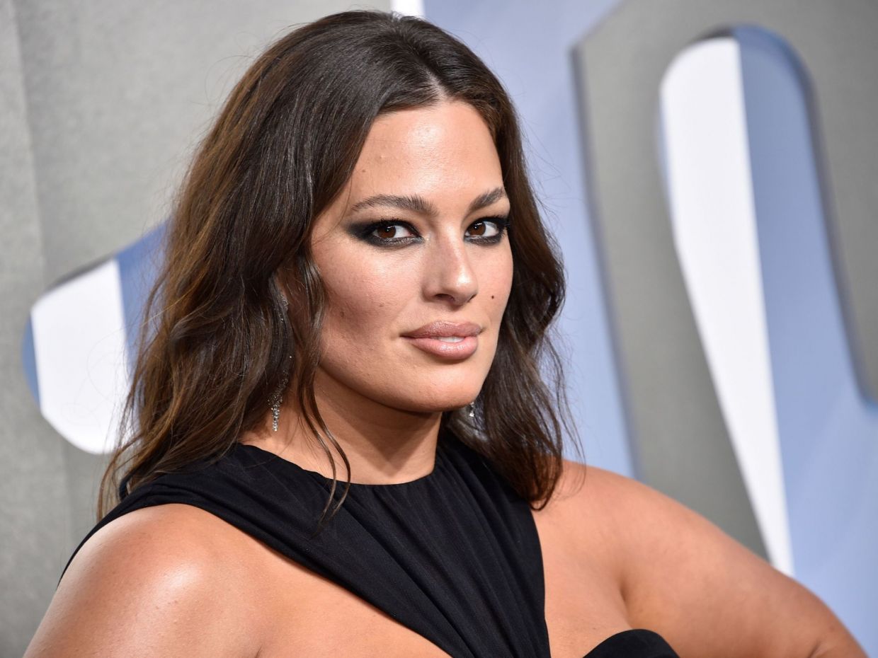MTV VMAs 2022: Τα beauty looks της βραδιάς είχαν glam, 00’s αναφορές & sexy vibes