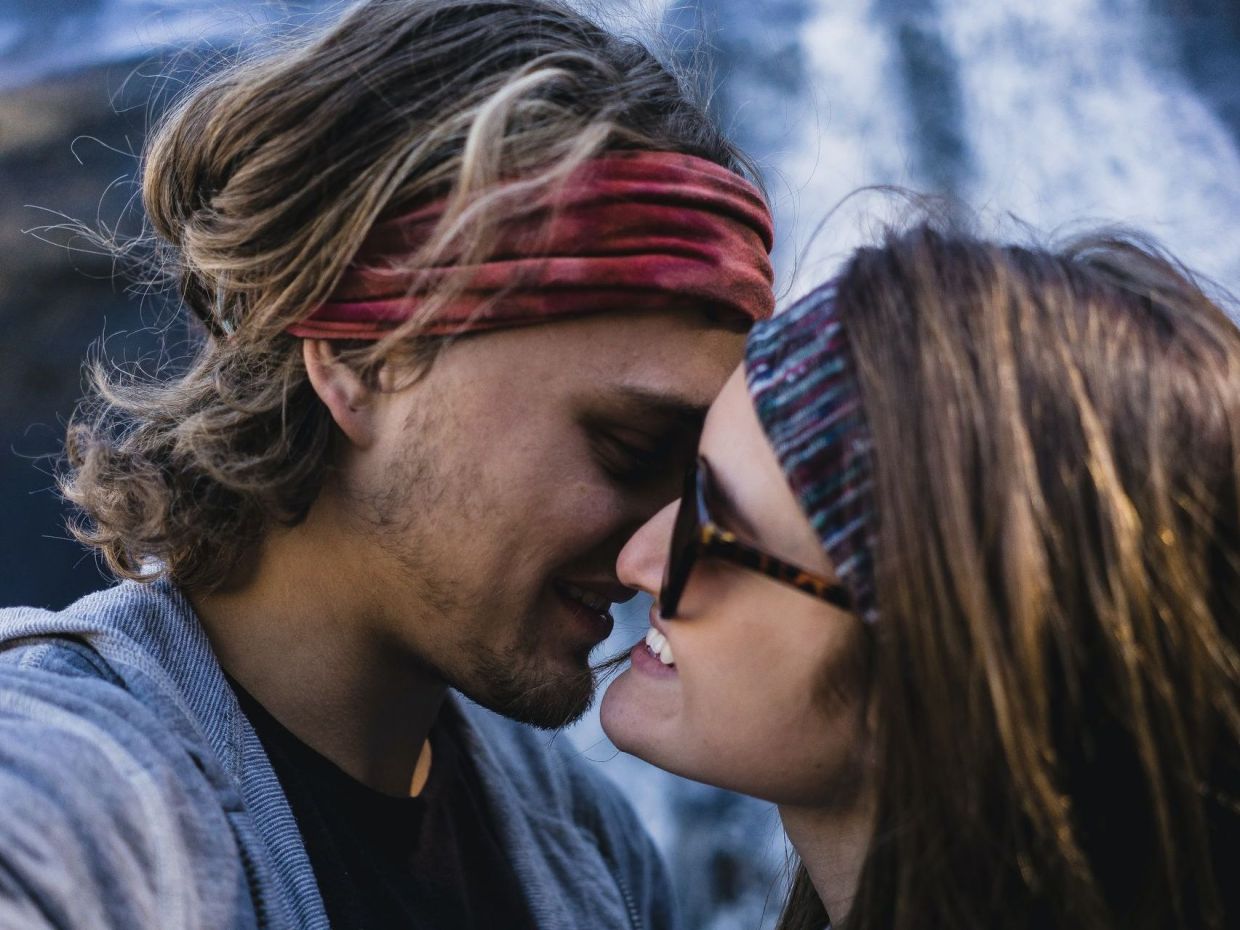 «Beige flags»: Ένα νέο dating trend στο Tik Tok μπορεί να καταστρέψει την ερωτική σου ζωή