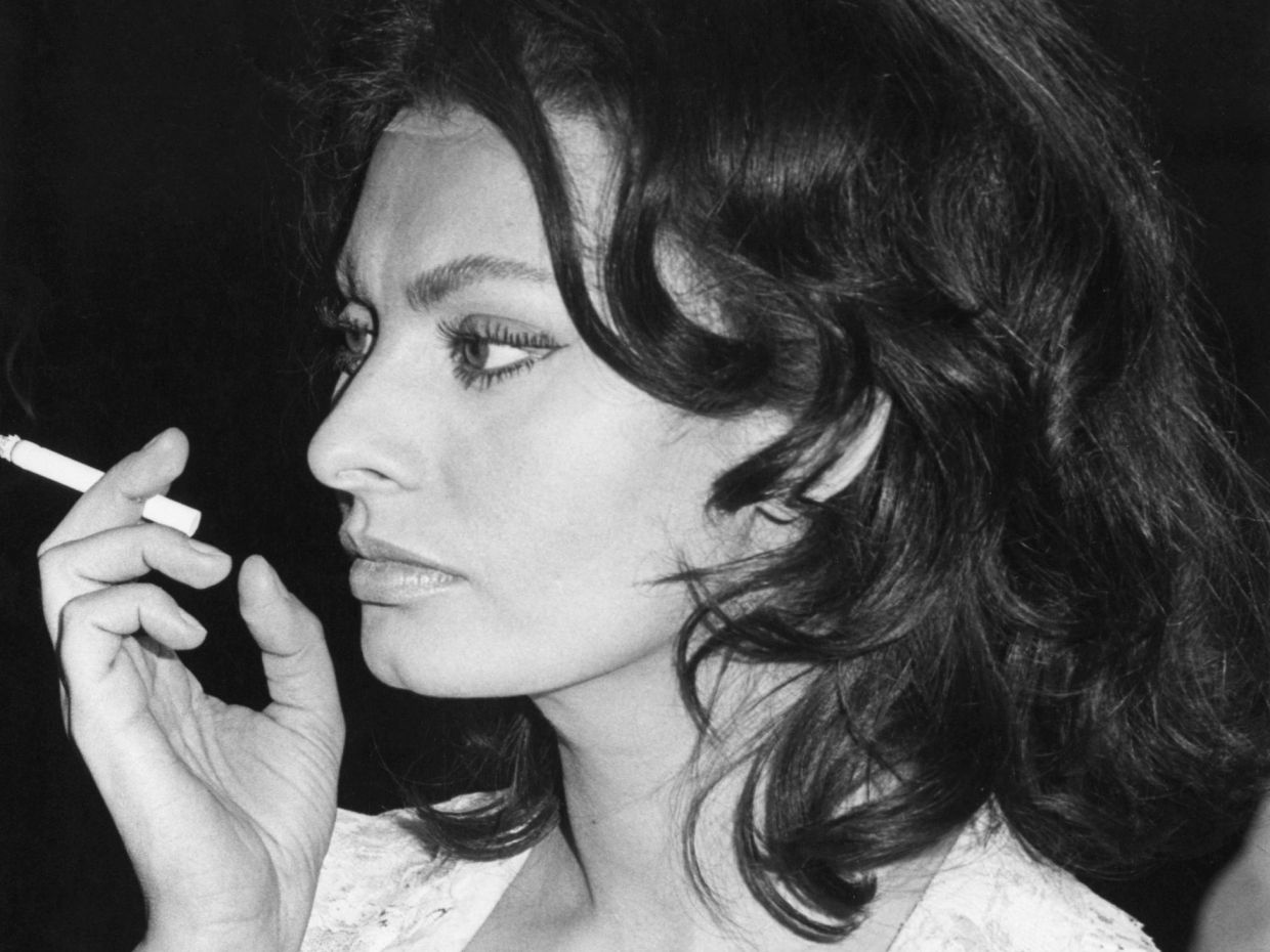Τι είν’ αυτό που το λένε αγάπη; Sophia Loren λέγεται και σήμερα αυτό το θεϊκό πλάσμα γίνεται 88 ετών