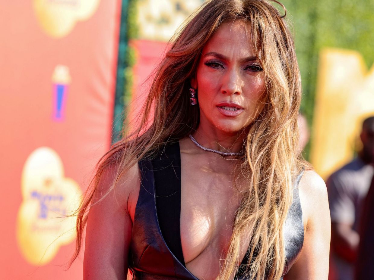 Ανησυχία για τη Jennifer Lopez: Διέγραψε τα πάντα -Σε μαύρο φόντο το προφίλ της στο Instagram