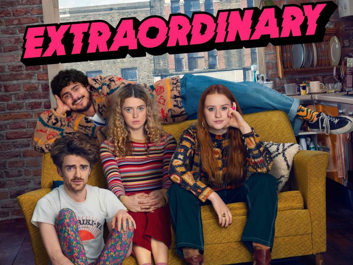 Extraordinary: Το καινούργιο superhero sitcom που δεν ξέραμε ότι θέλαμε και δεν είναι για παιδιά