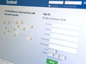 Φίλοι στο Facebook = 237. Αληθινοί φίλοι = 2...