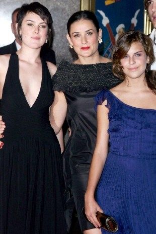 Demi Moore: Οι κόρες της δε θέλουν καμία σχέση μαζί της