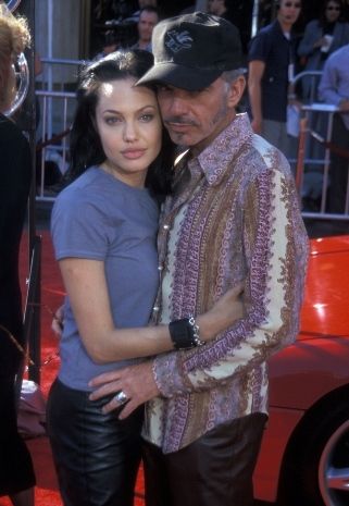 Η Angelina Jolie είναι κολλητή με τον... Billy Bob Thornton!