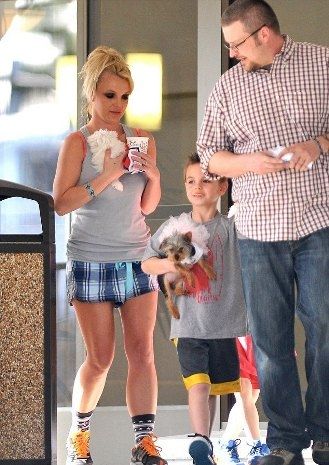 Britney Spears η κακόγουστη: Η πιο κιτς εμφάνισή της!
