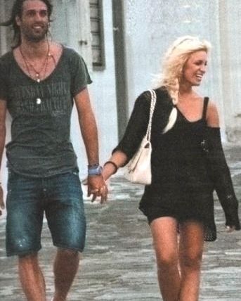 Πόσο καιρό ακόμη θα κλαίει τον Σαμαρά η Κατερίνα Καινούργιου;