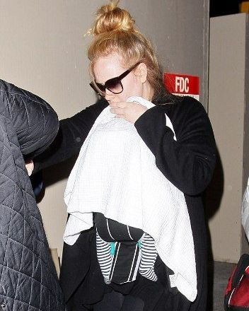 Η Adele και ο τριών μηνών γιος της φωτογραφίζονται για πρώτη φορά