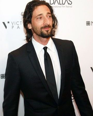 Δείτε την απίστευτη μεταμόρφωση του Adrien Brody για τις ανάγκες ρόλου!