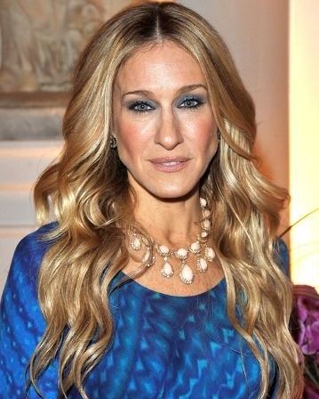 Δείτε τη Sarah Jessica Parker με μαγιό να πλατσουρίζει στα νησιά του Ιονίου!