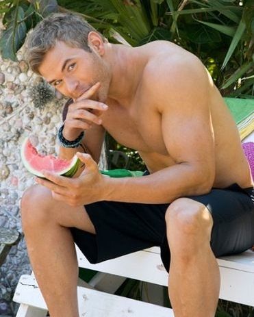 Kellan Lutz: Ο βρυκόλακας του Twilight, ποζάρει με μαγιό και πιο sexy από ποτέ
